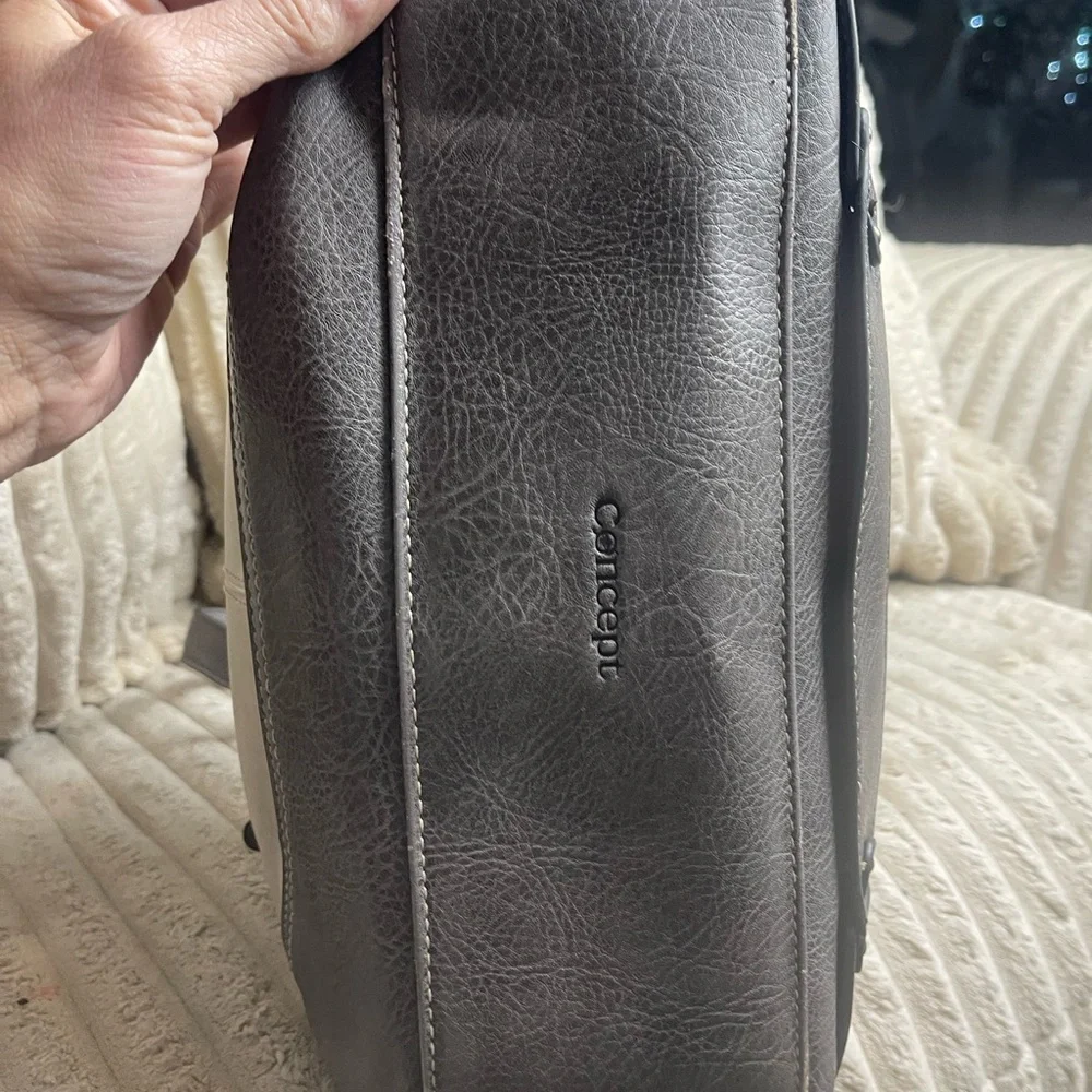 boc Cream and Gray Hobo Bag with Zipper Accent - Picture 5 of 8